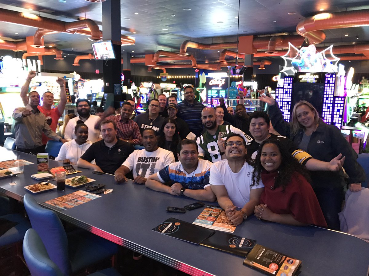 Great time tonight at our #Suffolk Employee Appreciation event! <a href="/KirkBailey17/">Kirk Bailey</a> <a href="/gonty_13/">Bryan Gonterman</a> <a href="/Mritsallgood/">ItsAllgood</a> #OneNYNJ #lifeAtAtt