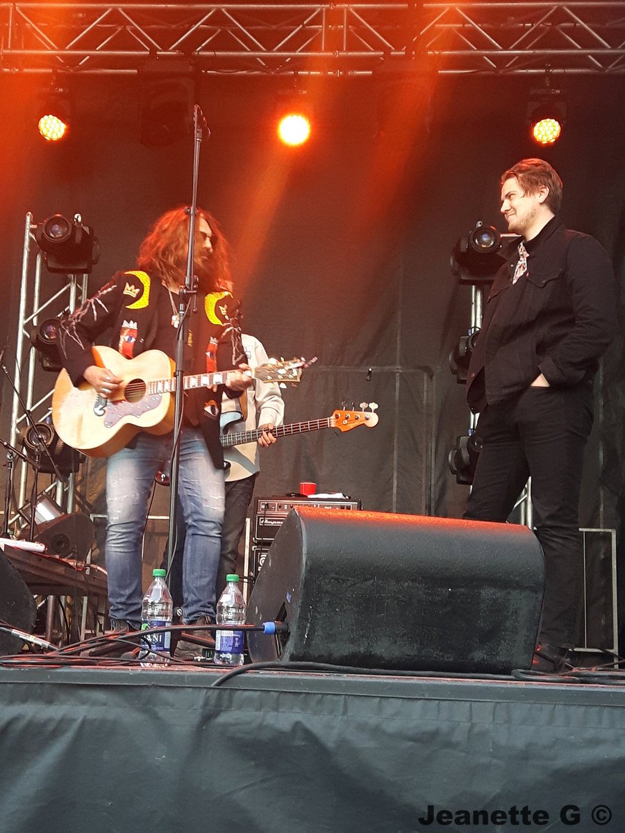 I Love This picture i took of <a href="/leeharveyosmond/">TOMWILSON</a> and <a href="/Thompsonwilson_/">Thompson WIlson</a> earlier At SuperCrawl 😀📷 <a href="/supercrawl/">Supercrawl</a> #Hamilton  #Hamiltonphotographer