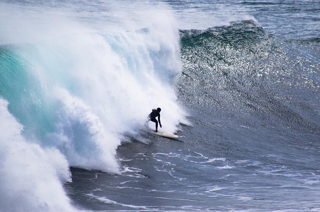 supersessions2's tweet photo. Jessica Anderson became the first woman to ever compete in the prestigious #CeremonialPuntadeLobos yesterday in her home town, Pichilemu 🇨🇱 https://t.co/dy73Mw6SAN