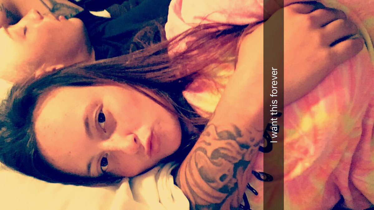 samreneej's tweet photo. 💍💍💋💋💋 https://t.co/IBOKpjCeFJ