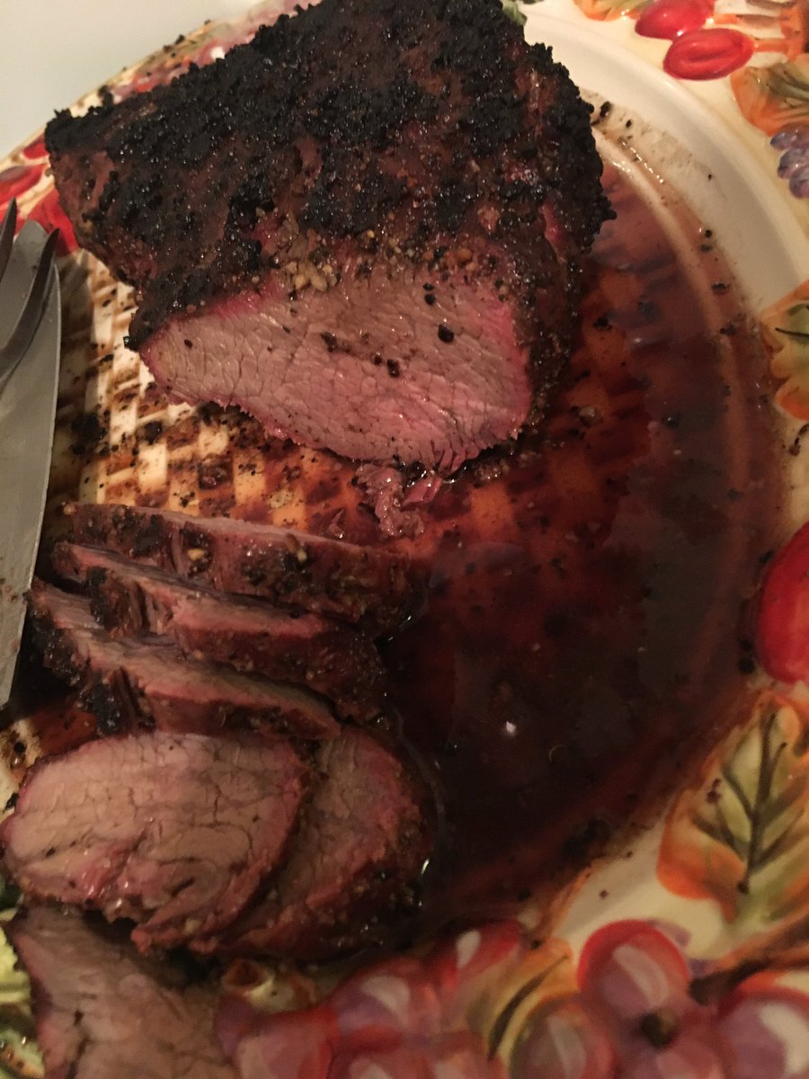 RaydonsRayd's tweet photo. Got back to getting into the groove. Tri-tip. Course seasoning over southern lump charcoal and pecan wood. #RaydTheQue https://t.co/pTnD4vlVsM