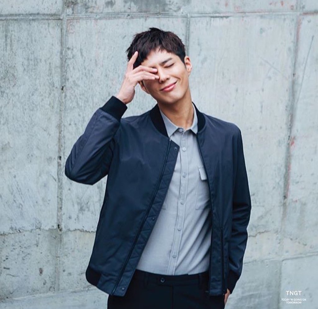 ParkBoGum_PH's tweet photo. When you realized it's Monday again yet you gotta slay. Keep dry, everyone! ☺️❤️ #ParkBoGum #LITMAma https://t.co/Zba45OoR9g
