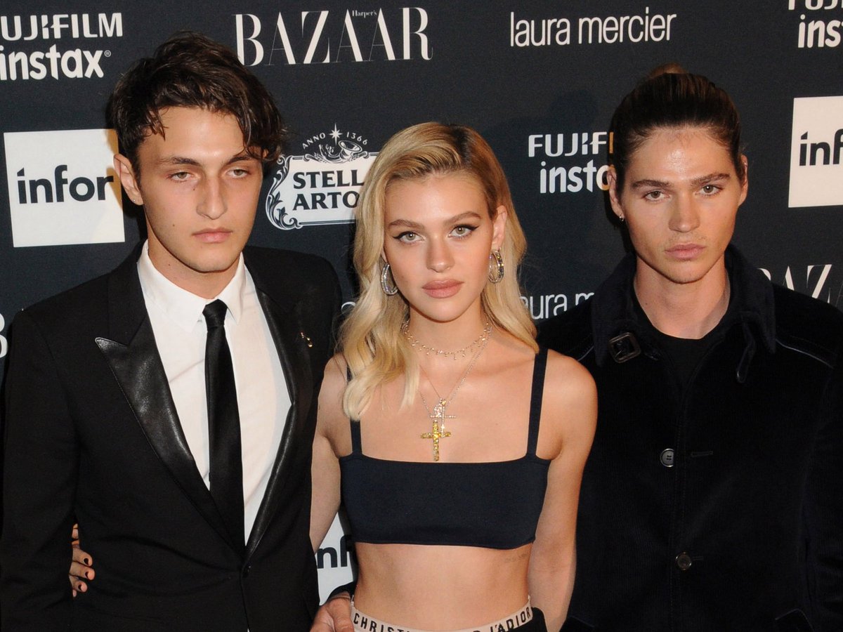 Nicola Peltz Fans On Twitter Family Anwarhadid Nicolaannepeltz Willpeltz Brittanylpeltz Https T Co Dnuzyefzf9 Twitter