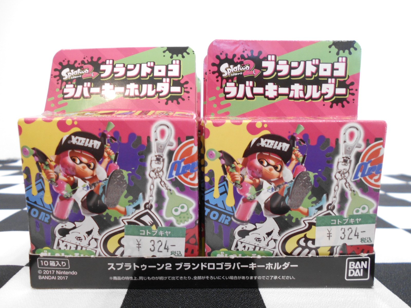 コトブキヤ立川本店 立川本店1f スプラトゥーン２から ブランドロゴ ラバーキーホルダー 324税込 が好評販売中 ラインナップは全８種 ブランドロゴやデザインがかわいい ラバーキーホルダーになりました 全てにクリアラバー素材のイカアイコンも