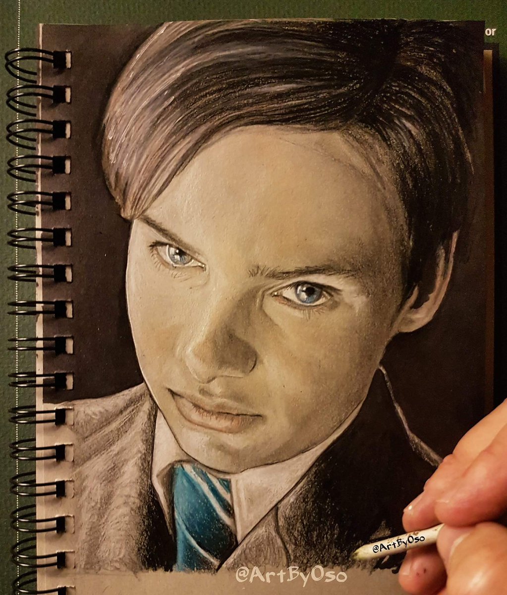 ArtByOso's tweet image. 🎈🎉 Happy Muggle Monday!

✏ @ArtByOso #fanart #drawing of #FrankDillane #TomRiddle #LordVoldemort #HarryPotter #NickClark #FearTWD #FTWD