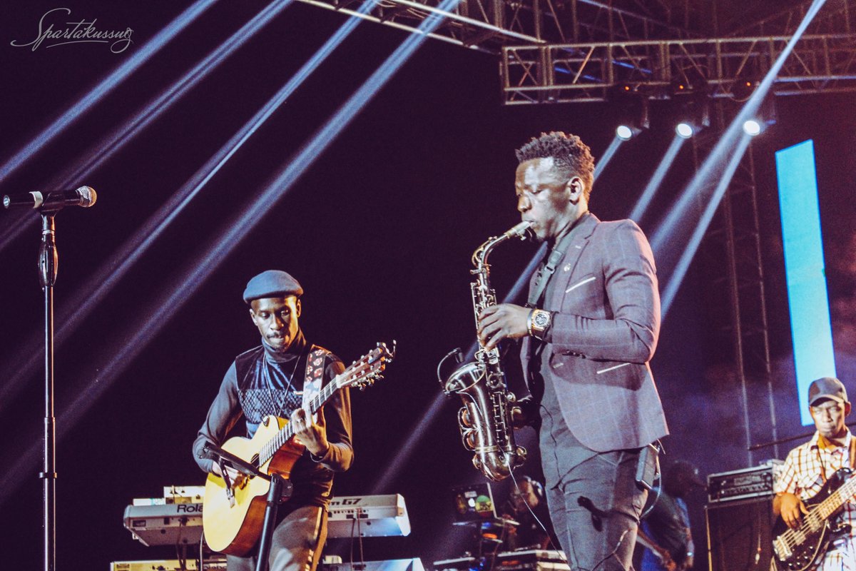 Spartakussug's tweet photo. @mykouma and @MichaelKitanda blow the stage in those Jazz Safari throwbacks

.
.
.
.
.
.
.
#JWJazzSafari #JazzWithStanbic https://t.co/GkdtrwYjhy