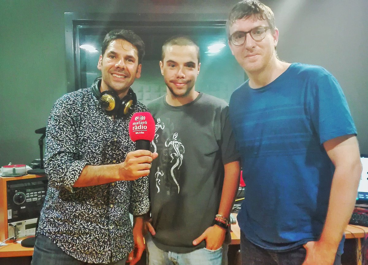 Tot a punt per alçar de nou "Amunt el teló". Demà a les 23 h. a Mataró Ràdio encetem temporada, la meva 4ta dirigint-lo. T'ho perdràs?