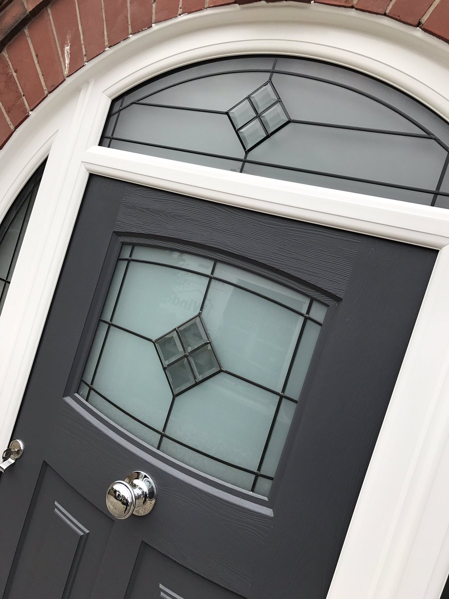 wallgatewindows's tweet image. Made up with our latest bespoke @rockdoorltd installed by @wallgatewindows for your share and inspire competition!