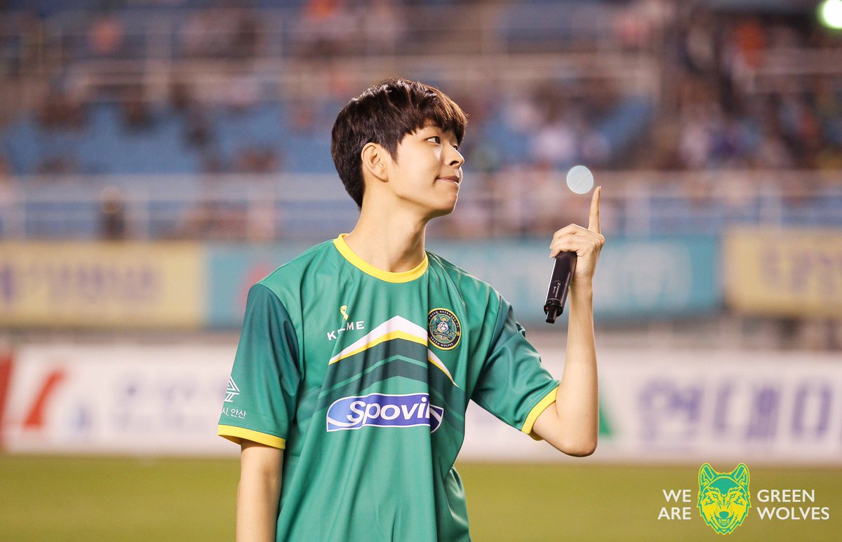 jooenway's tweet photo. 안산그리너스FC행사 준영이 멋있어ㅠㅠㅠㅠㅠㅠㅠㅠㅠㅠ 잘생긴 축구선수같아 
#최준영 #choijunyoung https://t.co/hCCUmuIAPH