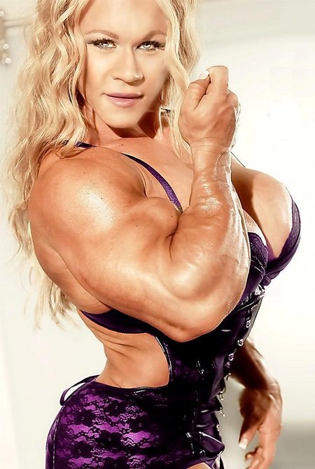 Bodybuilderin Vollbusige Blonde Orgasmus