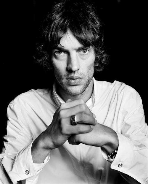 Happy Birthday Richard Ashcroft 

The Verve - Sonnet 

 