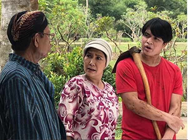 1 jam lagi! Saksikan perdana Rezeki 7 Turunan bersama Bang Billy, Debby Sahertian, Gita Sucia &amp; Tarzan pukul 19.30 WIB! #rezeki7turunan