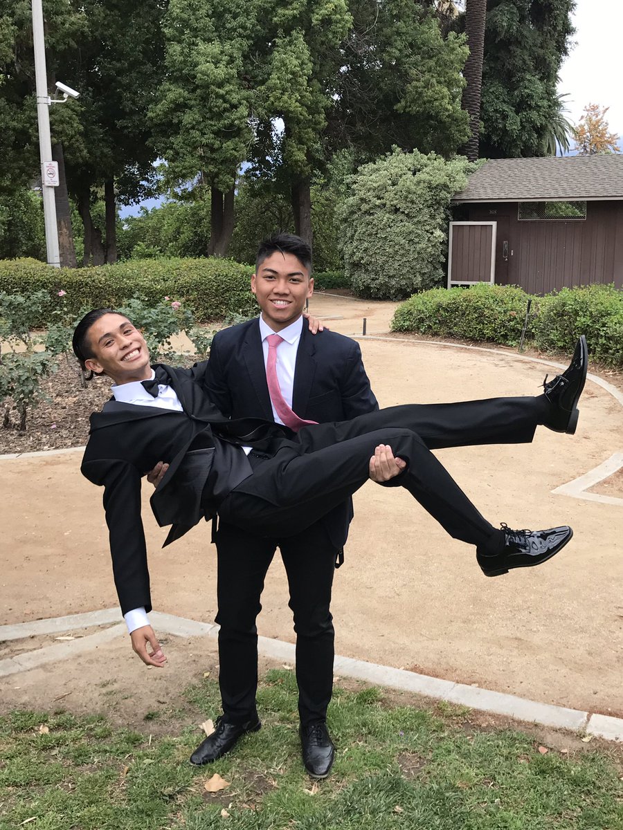 kyleauma's tweet image. You can&apos;t h8 n8 cause it&apos;s his birthd8 tod8. I r8 8/8 for my m8