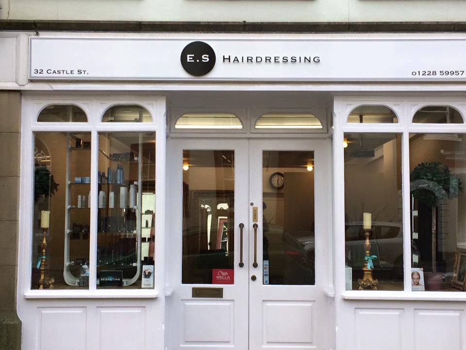 To celebrate our 2nd Birthday we're giving away a wash cut &amp; blow dry service!!!
facebook.com/E.SHairdressin…
#competitions #Carlisle #Cumbria