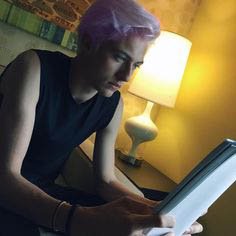 RoyalinViolet's tweet photo. Good morning, time to get ready for the day https://t.co/0CddH5pQmX