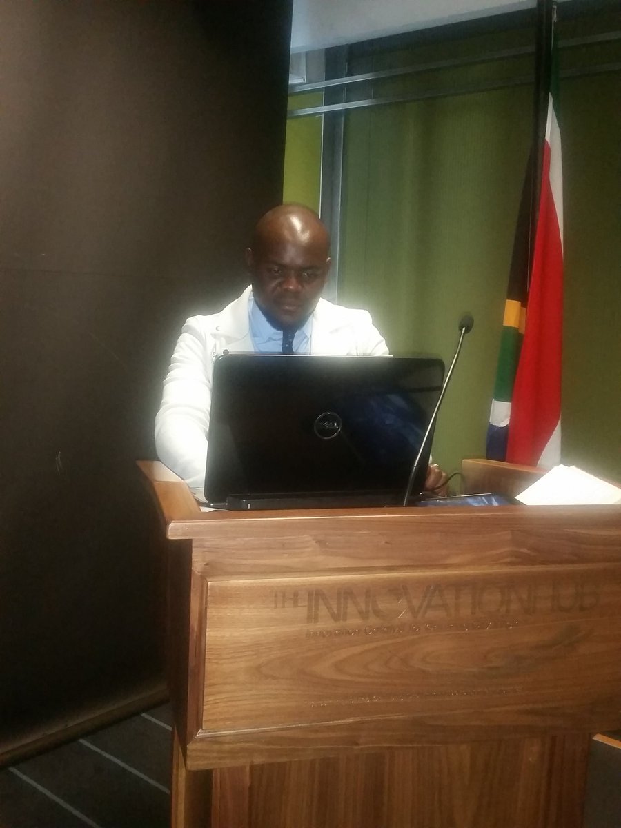 InnovHub's tweet photo. Zabathwa Msimang founder of @VukaMngani kicking it off on #MaxumMonday https://t.co/9gfwvYapYv