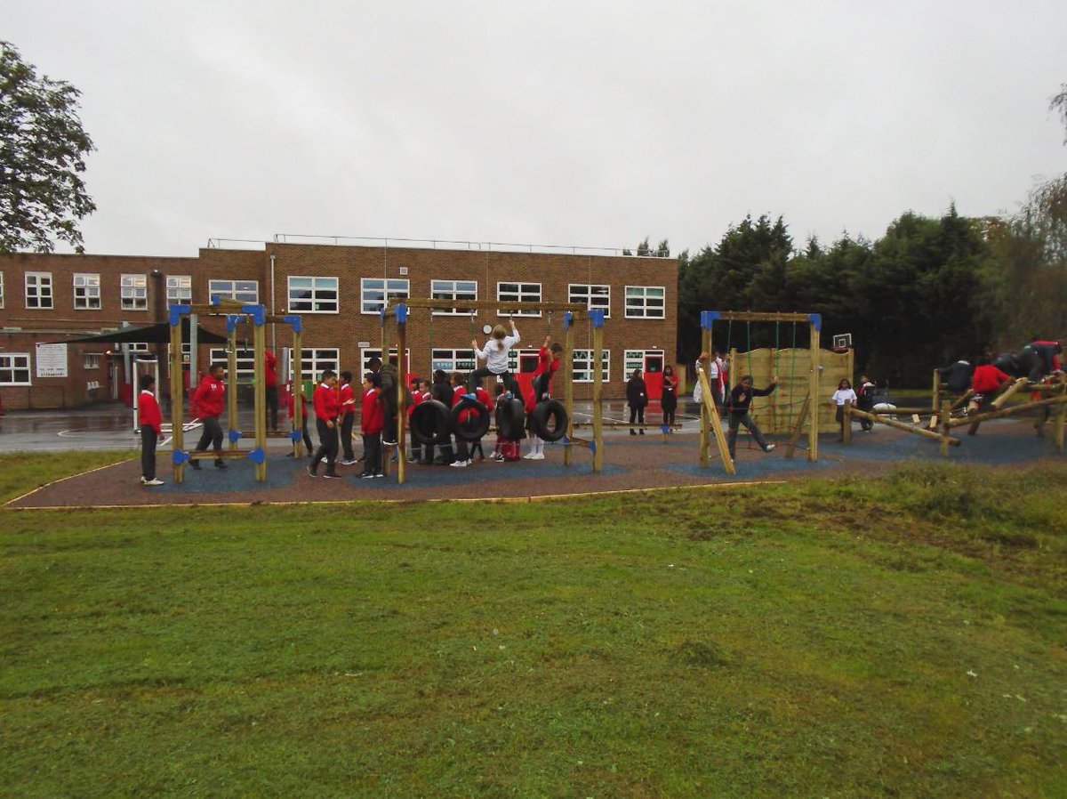 CreativePlayUK's tweet image. We love it when you post photos of your @CreativePlayUK #playequipment These snaps from @GrimsdykeSchool are giving us our #MondayMotivation