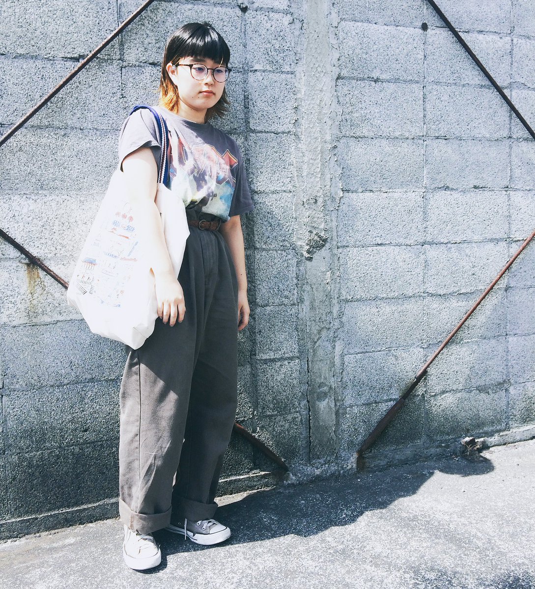 skd2194's tweet photo. #styleshooting
#yoshimi
#ファッションビジネス科
#シズデ https://t.co/o5Z9yeiJE2