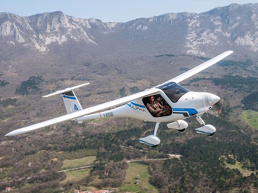 CentralTechBelt's tweet photo. 1st production electric aircraft: https://t.co/mOZ9qqMBOa https://t.co/y1wI4H8VMC
