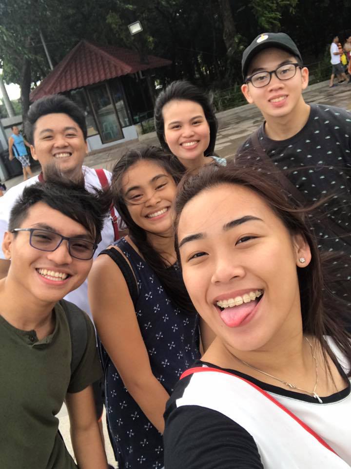 kimcharles_lazo's tweet photo. #Fil40 group goes to Luneta!
Umaambon the whole time, buti di kami nagkapulmonya 😂
Lakas ng hangin tho 💨 https://t.co/NcNuy3704b