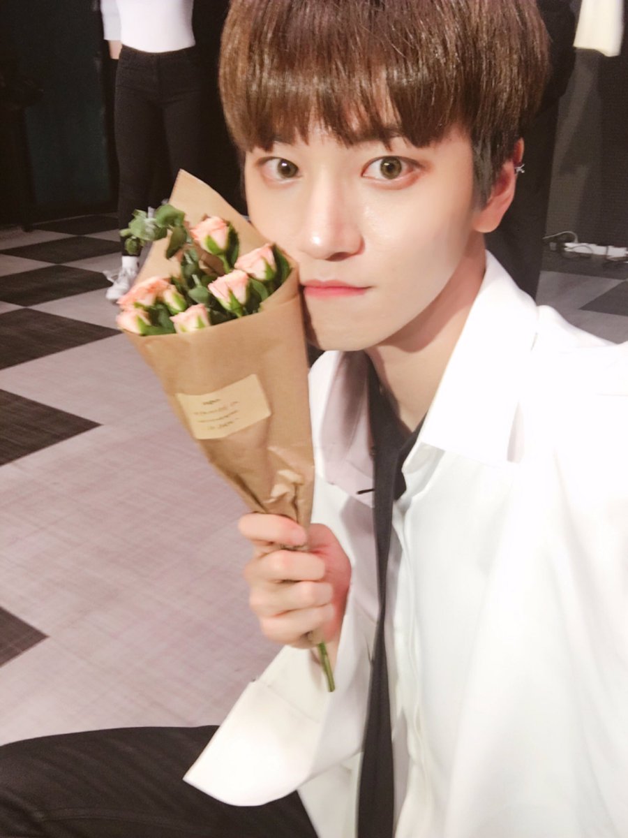 Onefe112's tweet image. 공연했을 때✌️️ 이제 얼마안남았다...좀만 기다려주세요오 #정원철 #공연 #화이팅