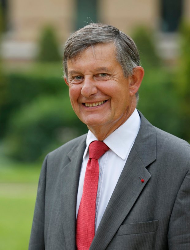FranceintheUK's tweet photo. Meet the new Ambassador of @FranceintheUK! Welcome to London, Mr. Jean-Pierre Jouyet 🇫🇷🇬🇧

Bio here: https://t.co/xWt4k6jIZ6 https://t.co/WcAw8nDajv