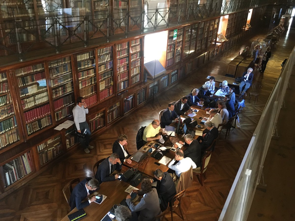 Riunione di redazione de <a href="/LaStampa/">La Stampa</a> alla biblioteca reale <a href="/FondToMusei/">Fondazione To Musei</a>