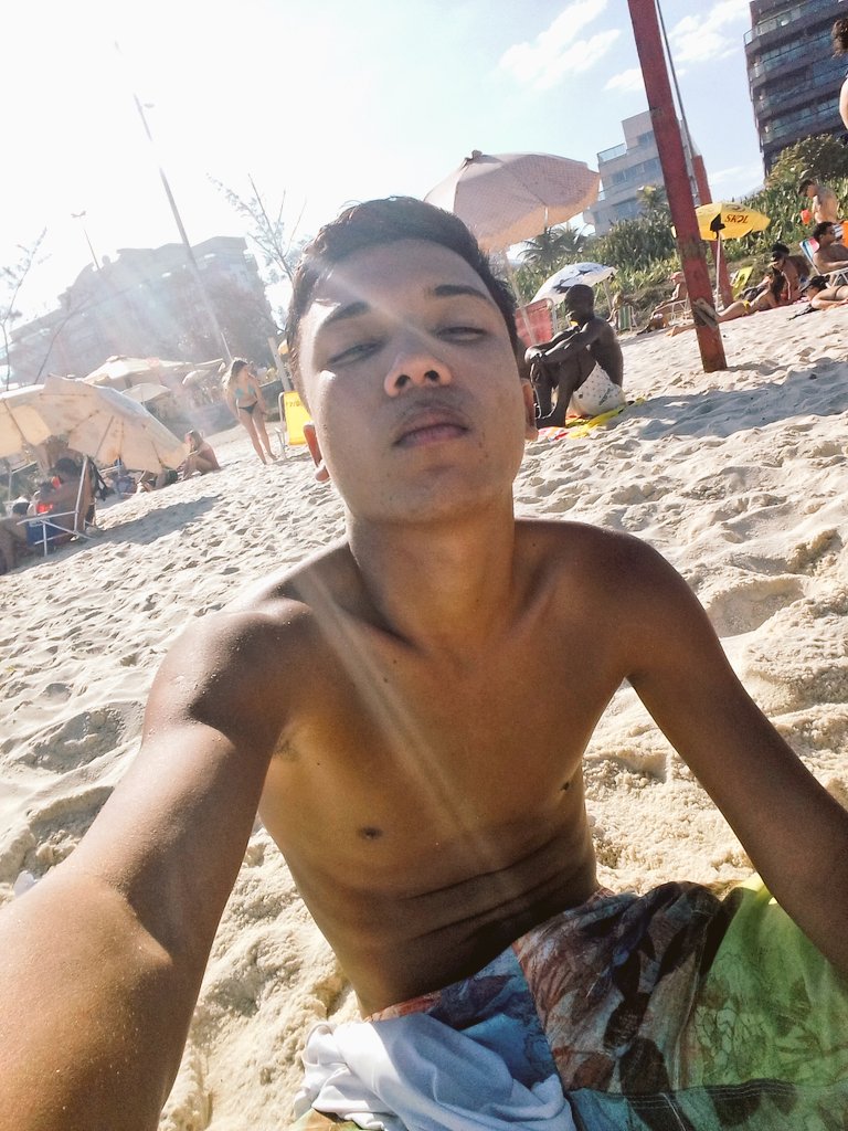 ChinaProsti's tweet photo. "Ventos fortes me abalaram, mas
me reestruturei outrora." πππ
#diontem. https://t.co/ClluZK6YKA