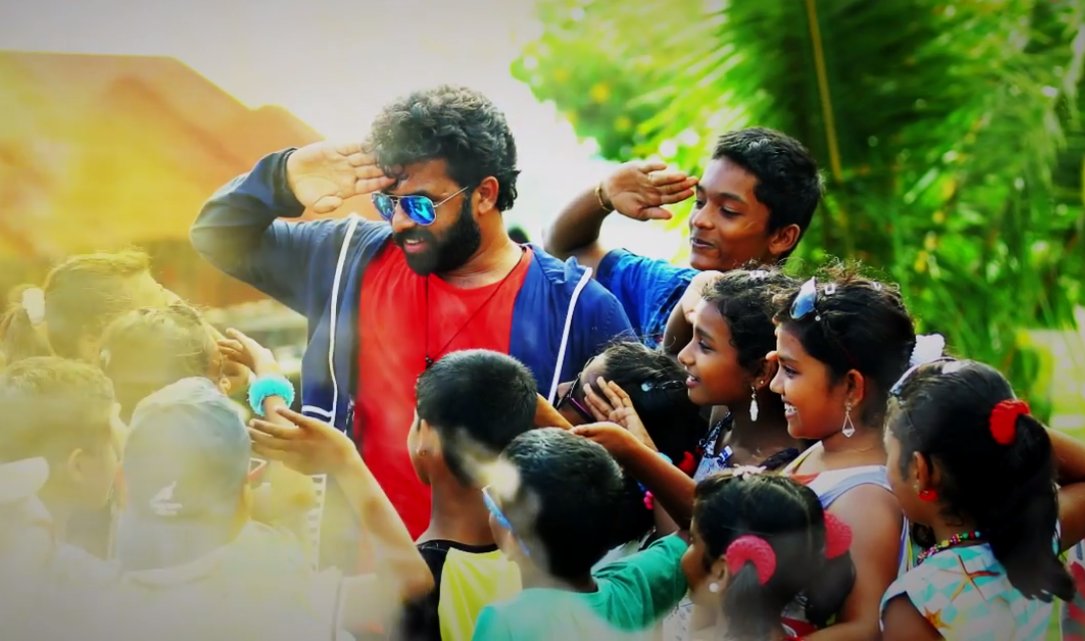 ActorVijayFC_'s tweet photo. @SunnyWayn #PokkiriSimon ️ https://t.co/NST33Er4YX