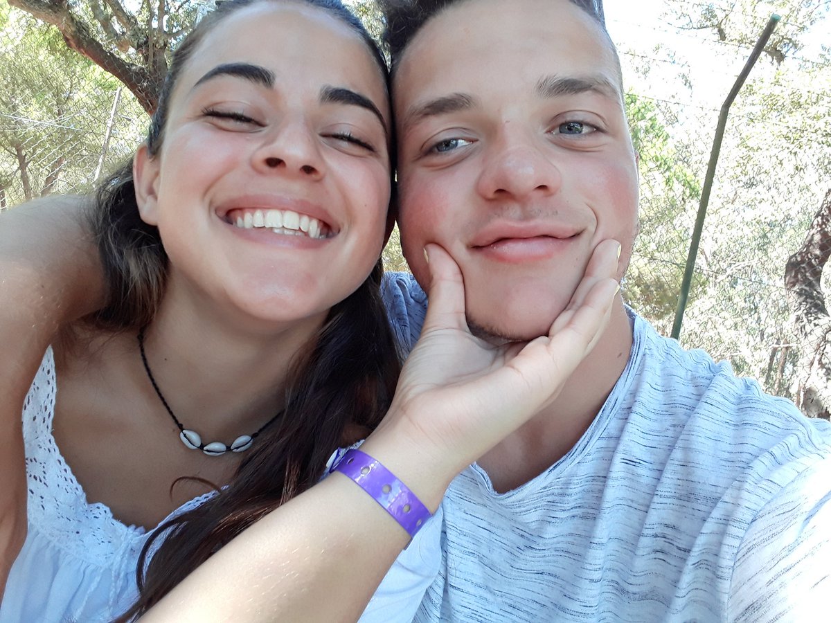 _DeusaCat's tweet photo. Queria estar com ele, por isso ele veio ter comigo 💖 
Amo te 💜 https://t.co/v1o3ABqpaG