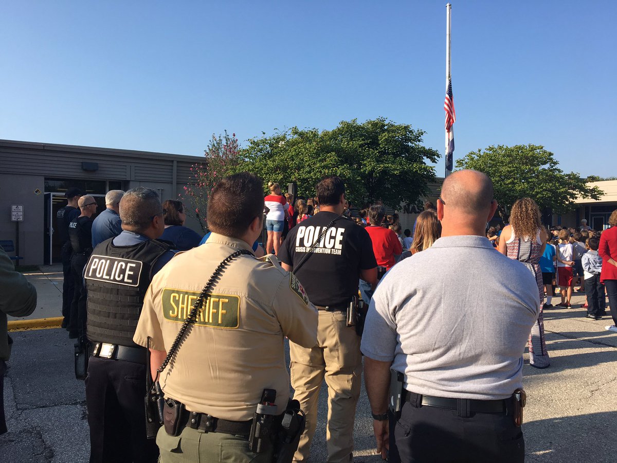SheriffClayCo's tweet photo. The things that unite us are far greater than the things they divide us. 🇺🇸 #NeverForget #PatriotsDay #September11th #LetsRoll https://t.co/6Dt6hPDqSU