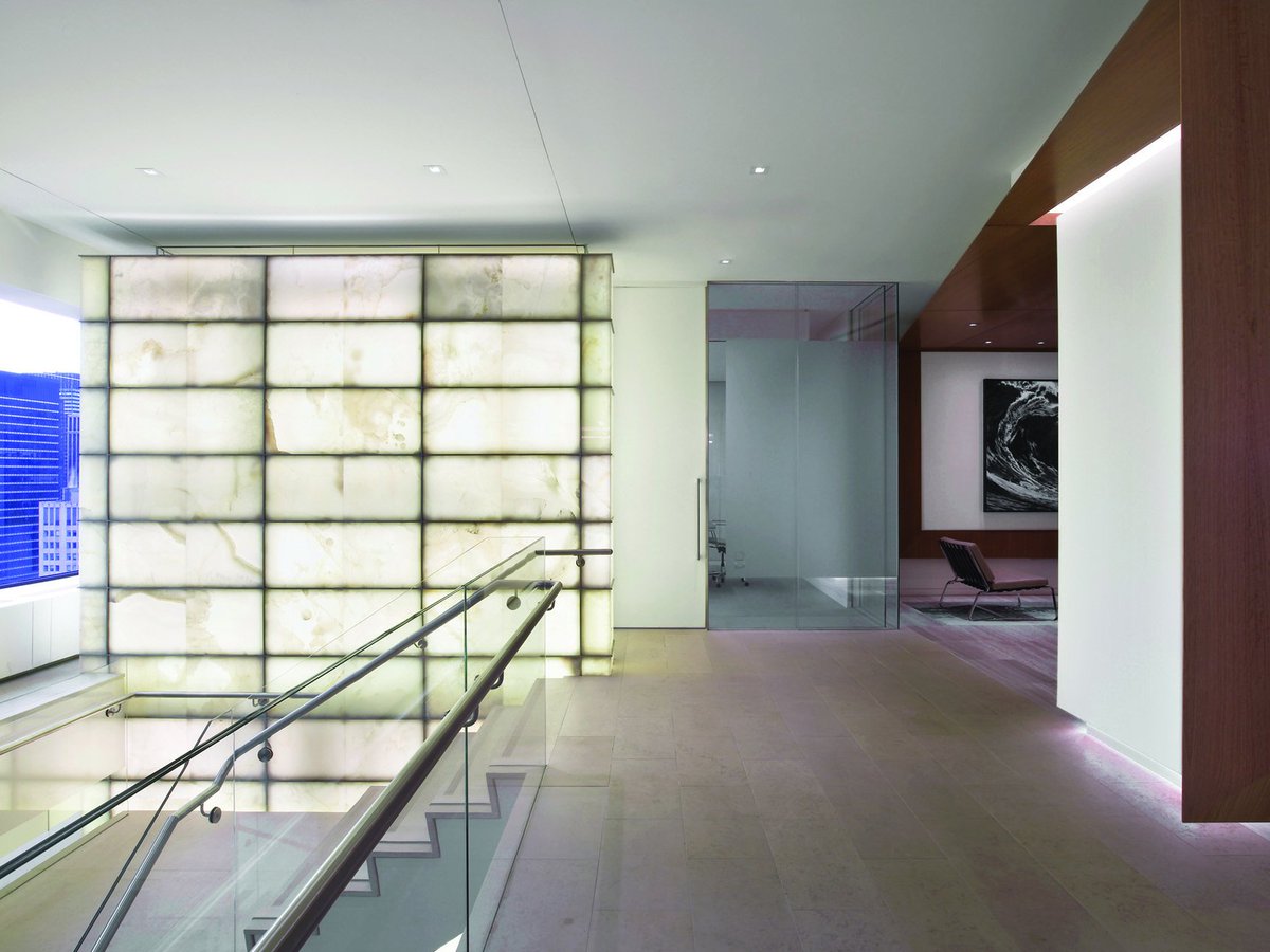 FM_DesignAssoc's tweet photo. This design brings together smooth, clean lines alongside contemporary metallic
finishes to create a space that is stylish and productive. https://t.co/KAg75xnXMZ