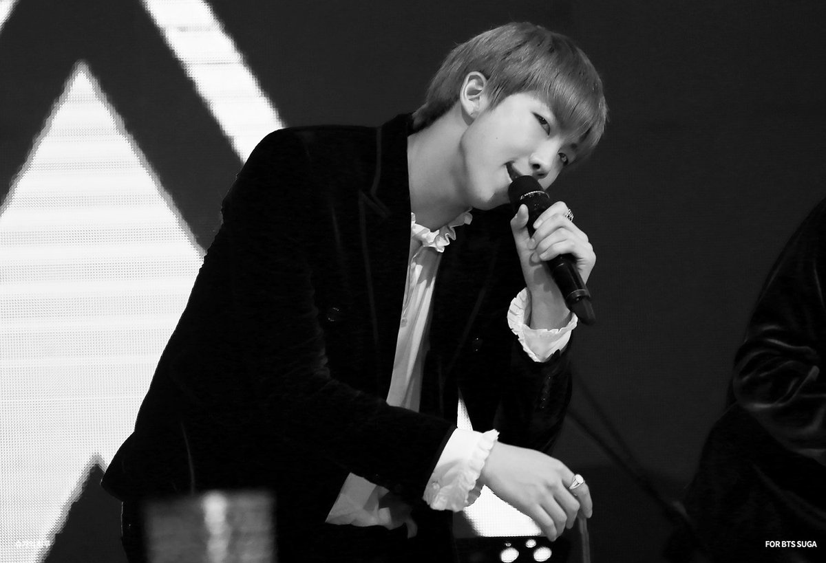 남준아 생일축해해🎆 아프지마 건강해야해💪
남준이가 언제나 좋은소리만 들었으면 좋겠다😄
#HAPPYRMDAY #랩모니데이
#모니생일ㅊㅋ
<a href="/BTS_twt/">방탄소년단</a>