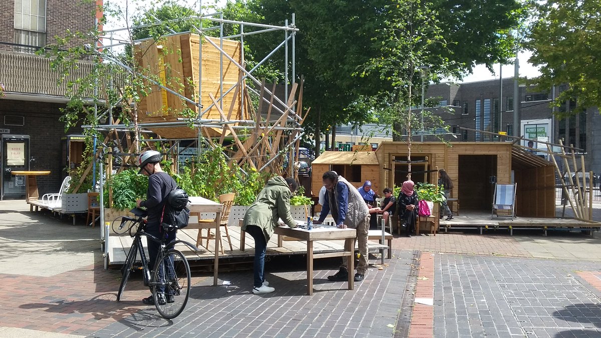 PoplarPavilion's tweet photo. Calling all #Poplar artists! Free Drawing &amp; Words drop-in workshop this Sunday, 11.30-16.30 - responding to the Pavilion and local area https://t.co/pc0DmBsNmR