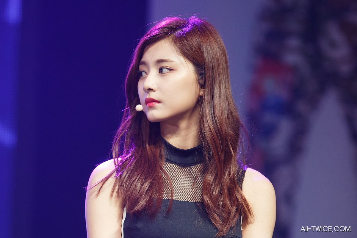 tzuyu_14_06's tweet photo. @tccandler I vote #TZUYU from @JYPETWICE #100MostBeautifulFaces2017
#tccandler #faces2017 https://t.co/ULj5Vk3o2S https://t.co/UVwhdDCHun