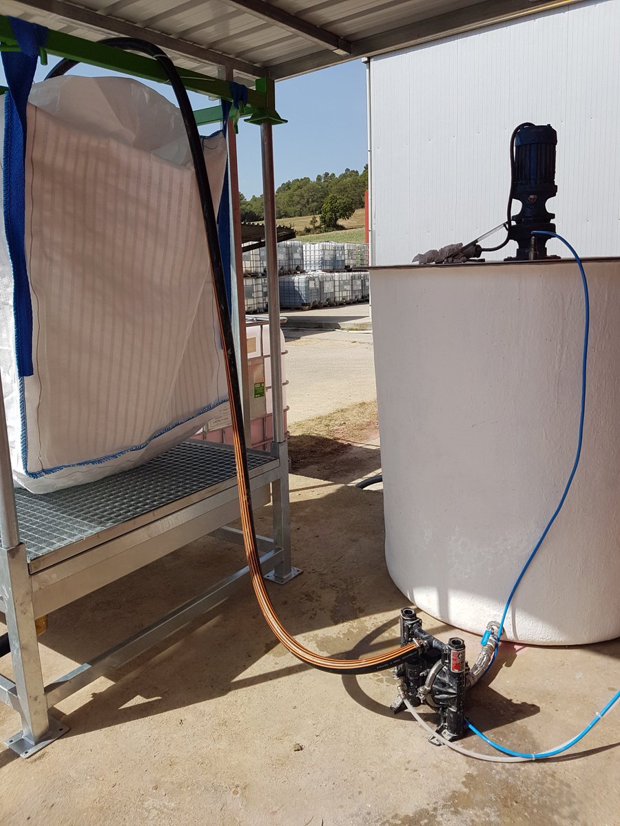 Isofilter_ESP's tweet image. Proceso de  tratamiento de agua cargado con lodo de #pintura: #coagulación de la  materia en suspensión y filtración en un bigbag filtrante.