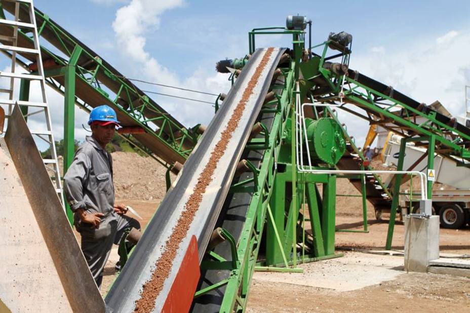 cenlocoi's tweet photo. Estiman incrementar producción de coltán. https://t.co/BvjUOU7Gzk https://t.co/pIkMmqjvks