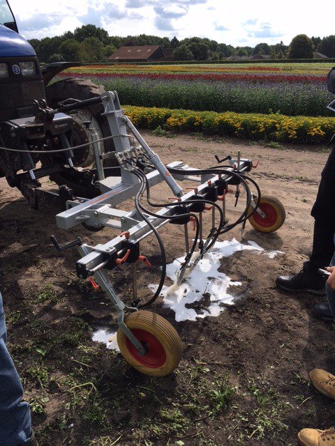 Eindresultaat innovatieproject 'Onkruidbestrijding met plantaardig schuim' Bijeenkomst 14 september in Afferden. bomenvoordetoekomst.nl/index.php?mact…