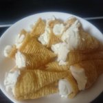 とあるゲームバーで出されるお通しが美味しそうすぎるwとんがりコーンとクリームチーズの融合w