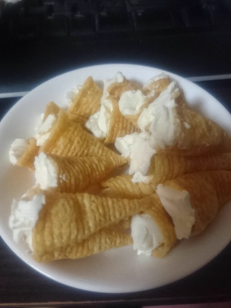 とあるゲームバーで出されるお通しが美味しそうすぎるwwとんがりコーンとクリームチーズの融合w