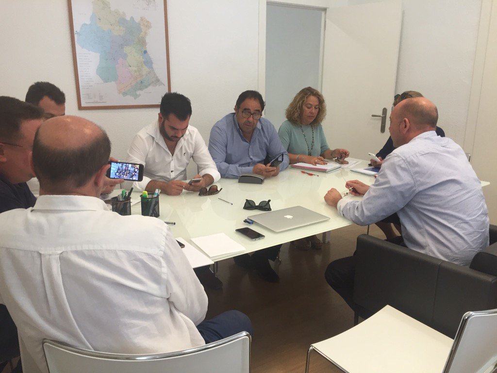 📷Treballant per al nou curs #polític 📊
