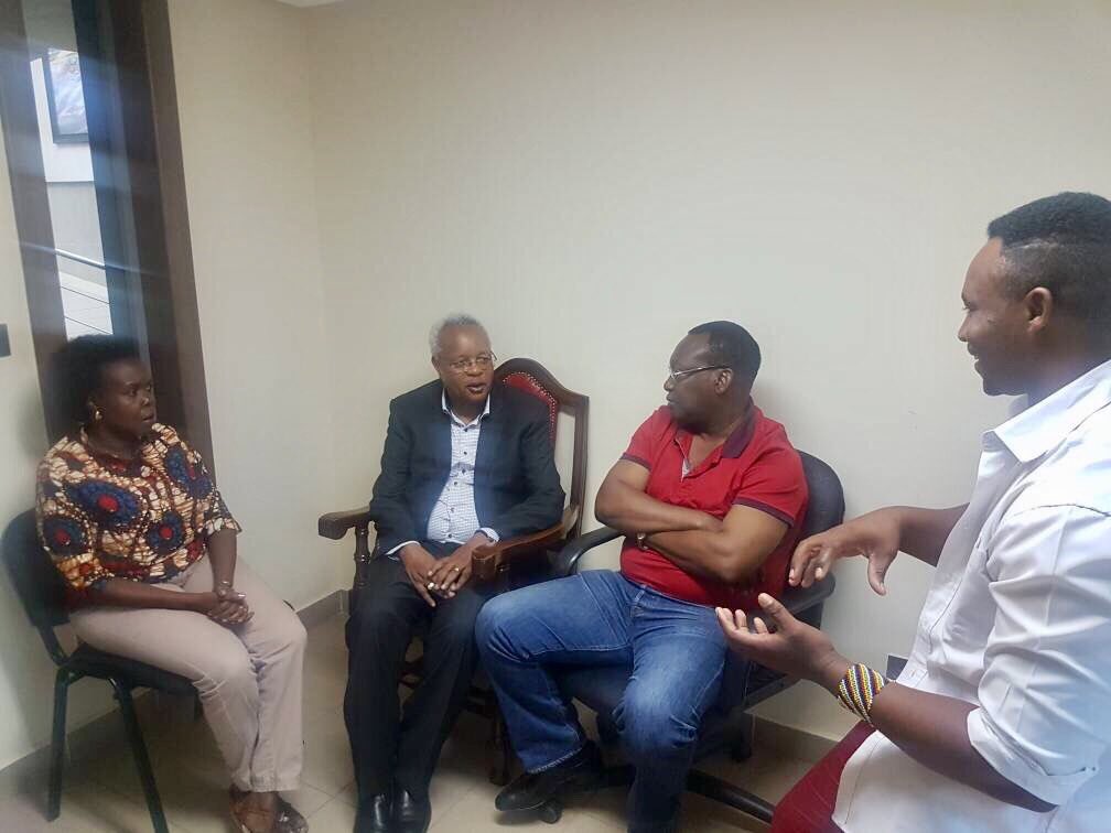 edwardlowassatz's tweet photo. Earlier today i paid a visit at Nairobi Hospital to see our MP, President of TLS and dear friend @tundulissutz
He is recovering well. 1/2 https://t.co/aqQs3EL0DP