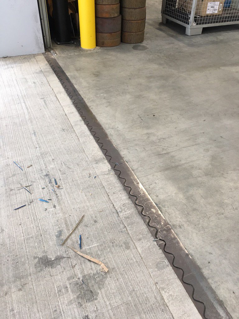 IsedioLtd's tweet image. @shieldjoint performing well in high traffic doorways in #logistics centre. @IsedioLtd specified throughout.