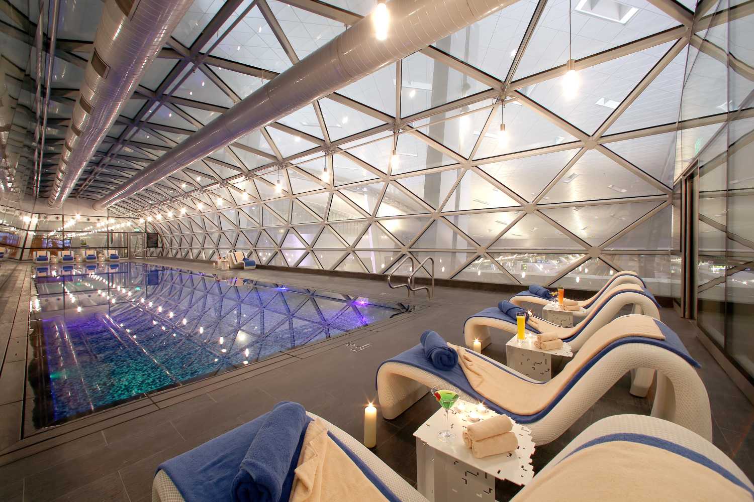 تويتر Qatar Airways على تويتر Cool Off With A Dip Into The Pool Or Play A Quick Game Of Squash At Hiaqatar During Your Transit Time T Co Dz6wq71n4r
