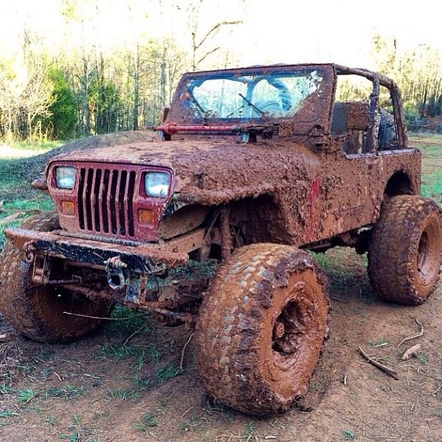 Rise N Shine ☀️ Who's ready to knock this muddy Monday out! ✋🏻👊🏻 #BigSnatchOffroad #MuddyMonday #BackToTheWorkWeekGrind #BSOR
📸:Pinterest
