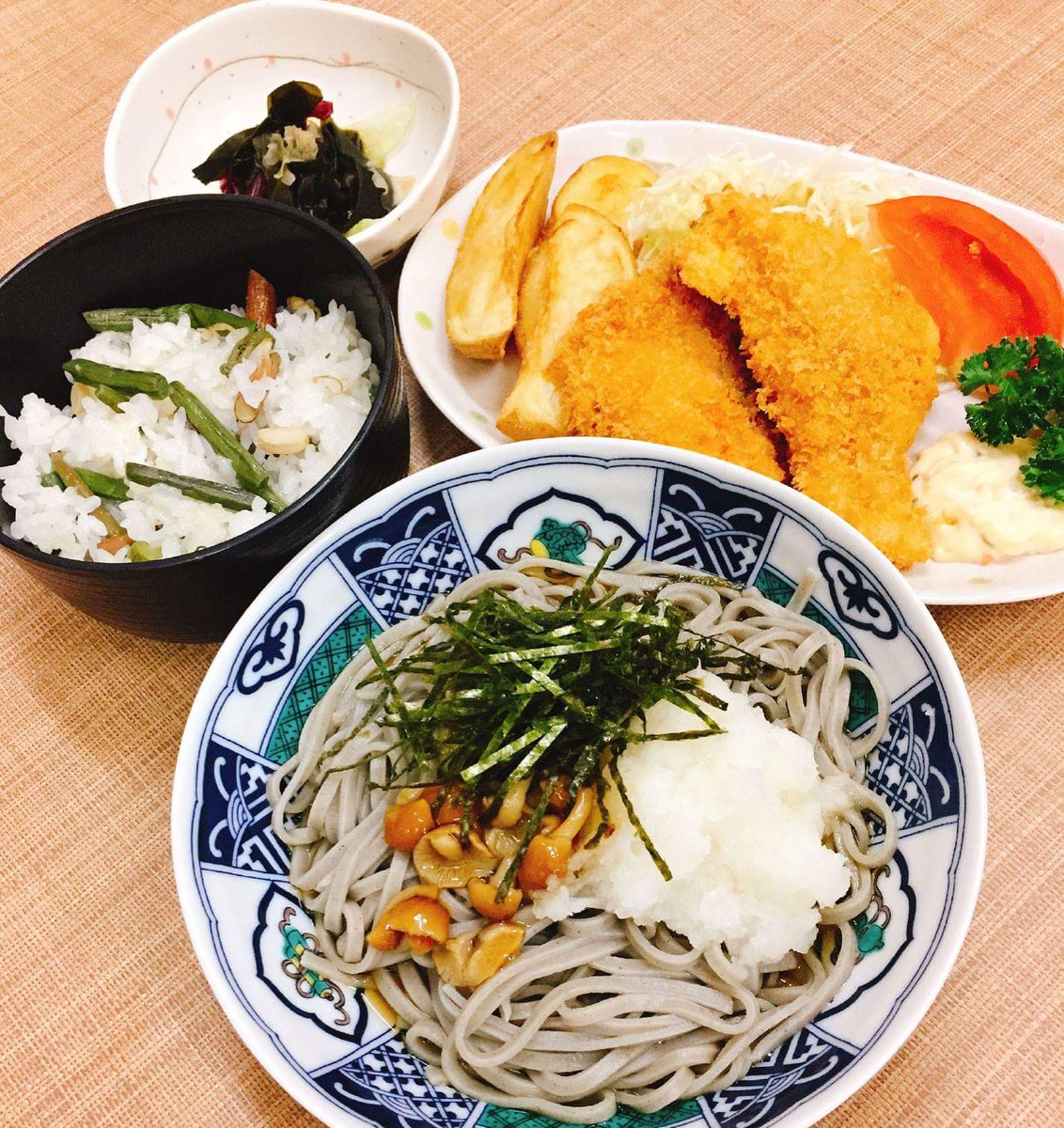 越前そばの里 No Twitter 今週のランチ そばは なめこのとろみとさっぱりした大根おろし が良く合うなめこおろしそば タルタルソースで食べる大きな鮭フライとポテトフライ 優しい味わいの山菜おこわがセットになっております 武生製麺 そばの里 Echizensoba 越前そばの里 No Twitter 今週のランチ そばは なめこのとろみとさっぱりした大根おろし が良く合うなめこおろしそば タルタルソースで食べる大きな鮭フライとポテトフライ 優しい味わいの山菜おこわがセットになっております 武生製麺 そばの里 Echizensoba