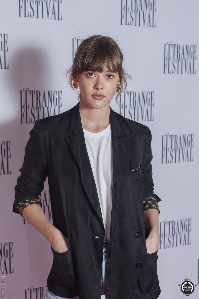 etrangefestival's tweet photo. #MathildeWarnier, actrice dans #LesGarçonsSauvages de #BertrandMandico #EF2017 #Day4 #EtrangeFestival #Photocall Premiere (9 sept. 2017) https://t.co/DnbFkG9y34
