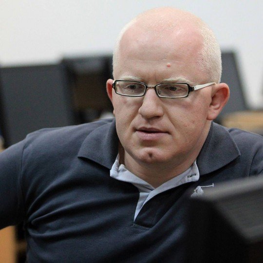 Оној кд сконташ дек и Амди Бајрам е бољи од тебе у математика...
