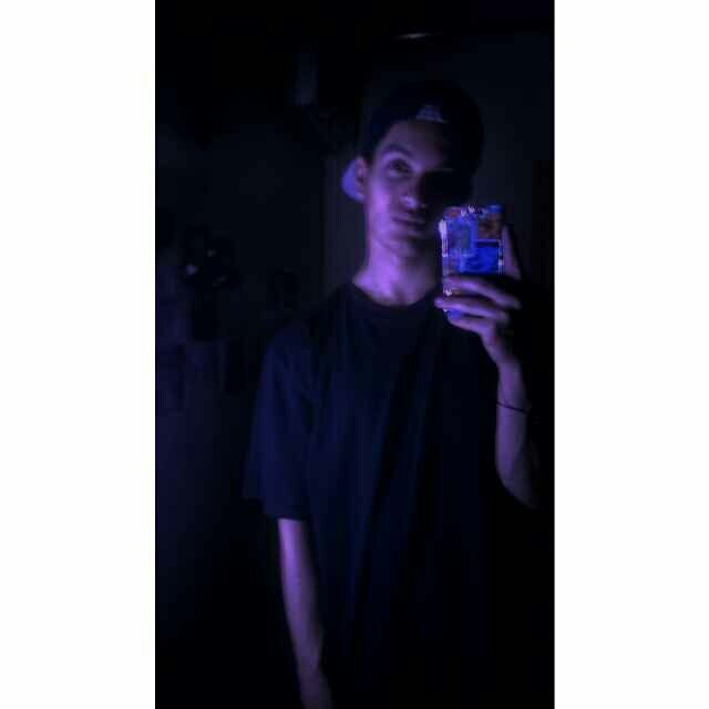 _Allofye_'s tweet photo. .

   ابتسمي يا أمي لكي أعيش انا💜💀

  . https://t.co/PWQxc7MBBp