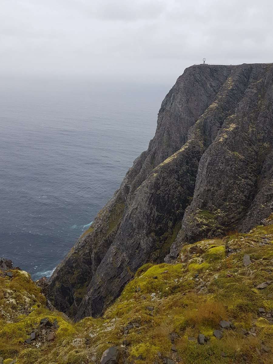 DrIainBanks's tweet photo. Hyvä! Nordkapp is amazing! #inaridig @ProfTonyPollard @DarkLapland @SuzieThomasHY https://t.co/zPbR3CWlic